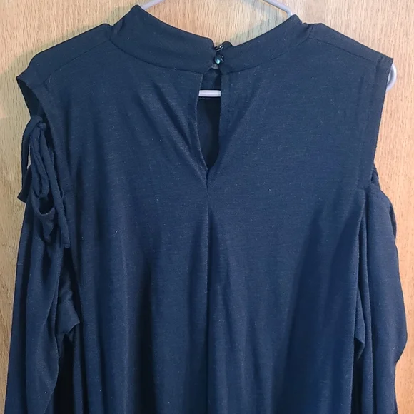 Long sleeve open shoulder top - Picture 3 of 4